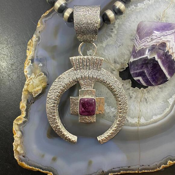 Gary Custer Navajo Sterling Silver Tufa Cast Spiny Oyster w/Cross Naja Pendant - Picture 1 of 10